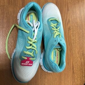 Skechers